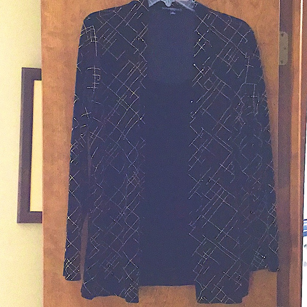 Black and Gold Velvet Jacket with Black Velvet Camisole. 1X - Picture 10 of 10